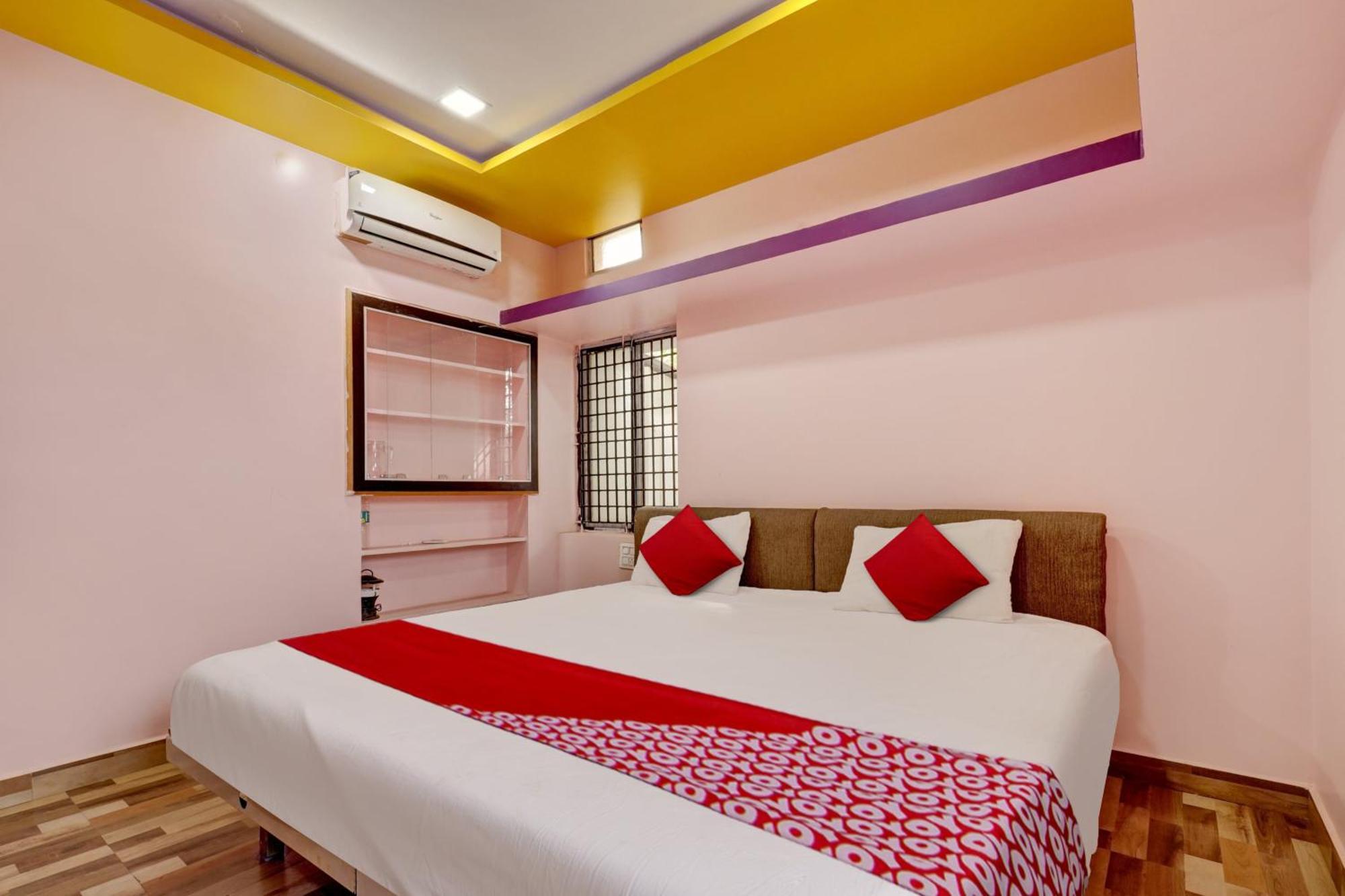 Oyo Sampige Heritage Hotel Koppal Bagian luar foto